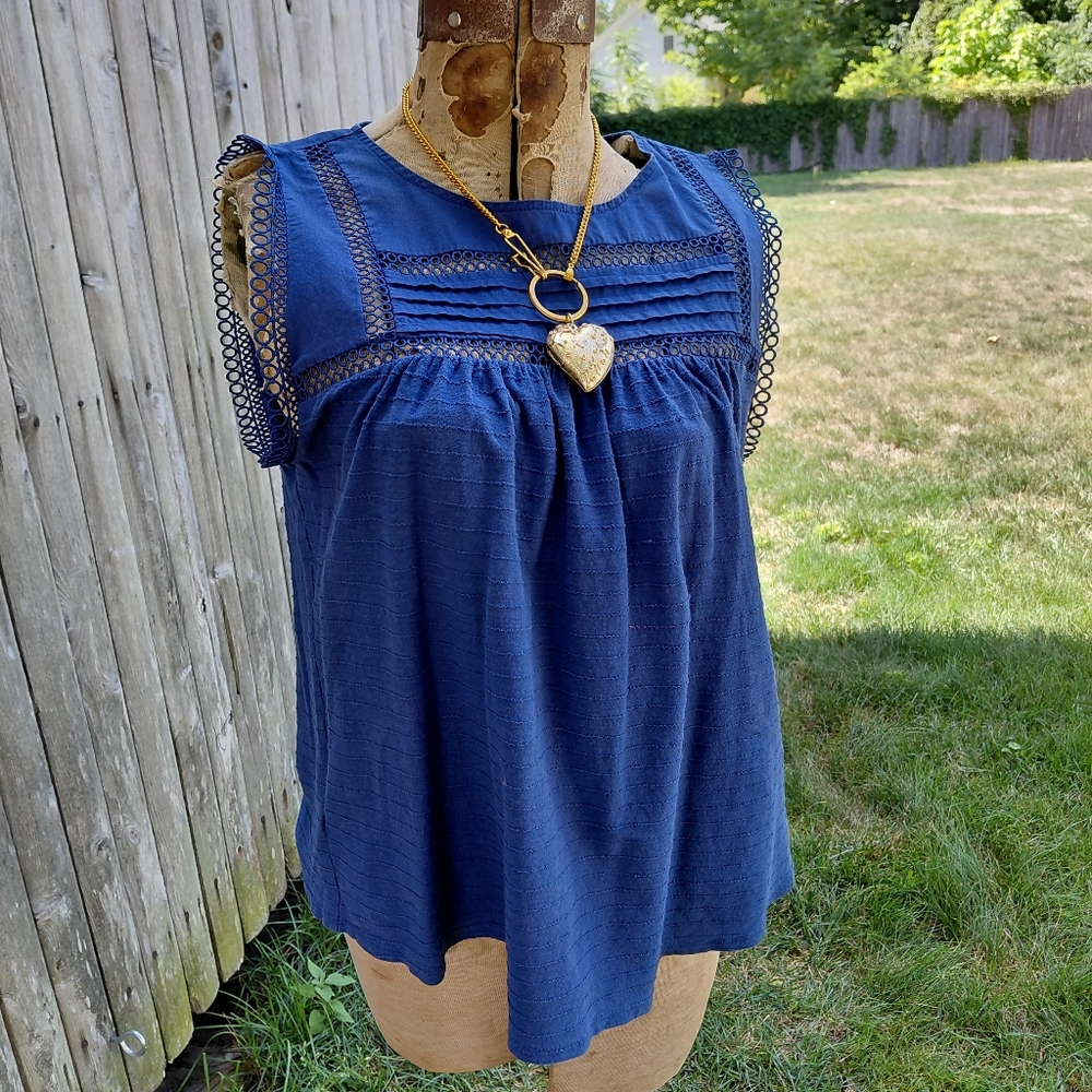 Navy blue cute loop eyelet lace ruffled sleeveless tank top LOFT Womens M